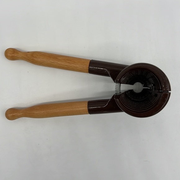 Vintage Nut Cracker - Picture 1 of 6